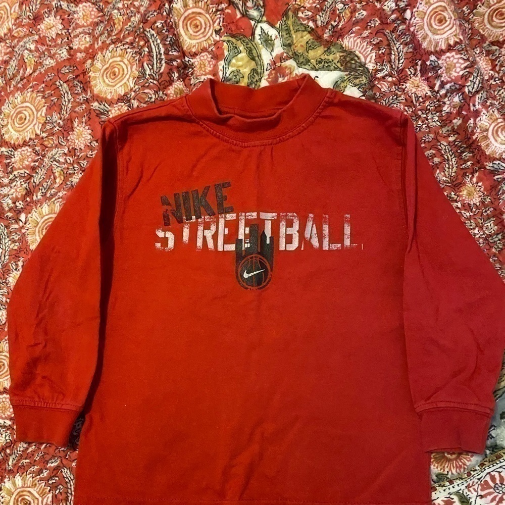 𝅺nike Basketball long sleeve Tee size 3T